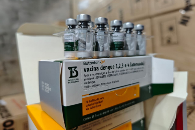 Paraná amplia vacinação contra dengue com nova vacina nacional para profissionais de saúde