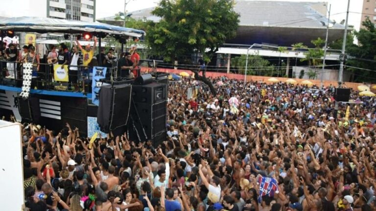 Tiros no carnaval de Salvador deixam feridos em briga generalizada