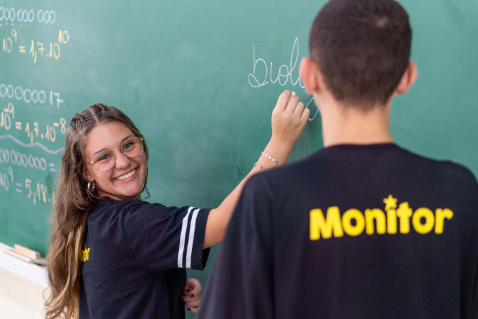 Programa aluno monitor fortalece protagonismo estudantil no Paraná