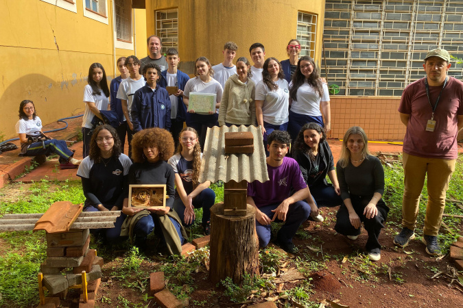 Projeto ambiental do clube de ciências de colégio cívico-militar impulsiona rearborização em Rolândia