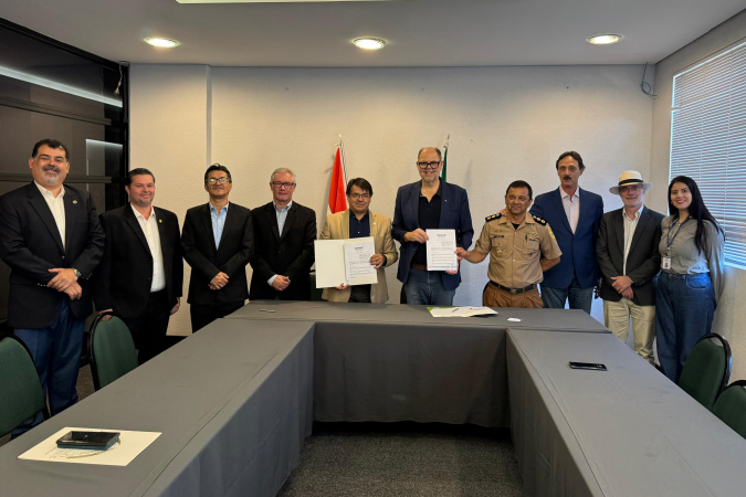 Paraná anuncia hub binacional de inovação tecnológica com o Paraguai