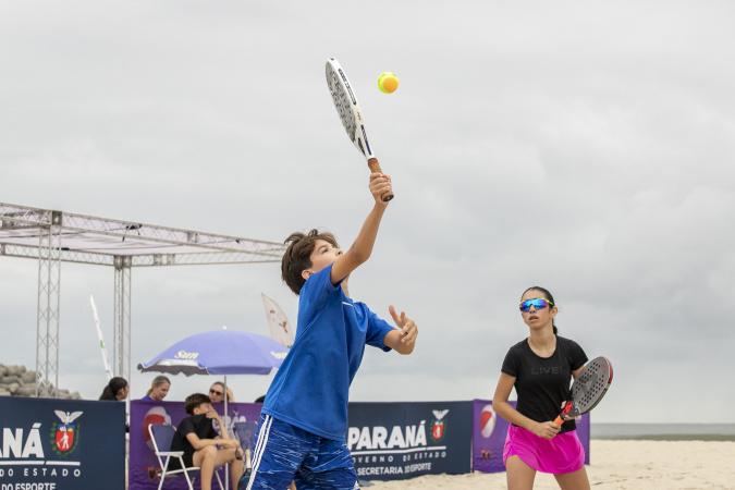 Fpt beach series 1500 Portos do Paraná reúne mais de 200 atletas em Caiobá
