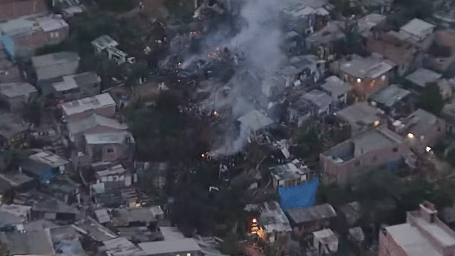 Incêndio destrói 40 barracos na Brasilândia e fere duas pessoas