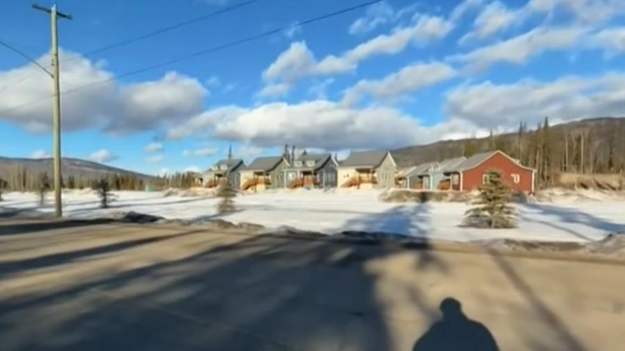 Tiroteio em escola de Tumbler Ridge deixa dez mortos e 25 feridos
