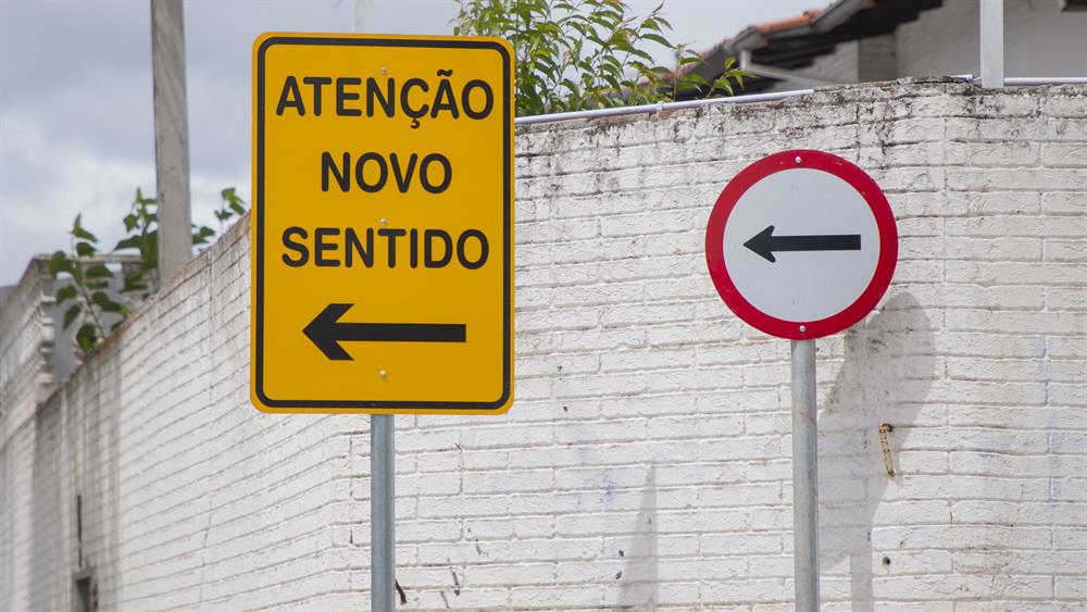 Alteração no sentido da Rua Miguel Couto dos Santos no Pinheirinho