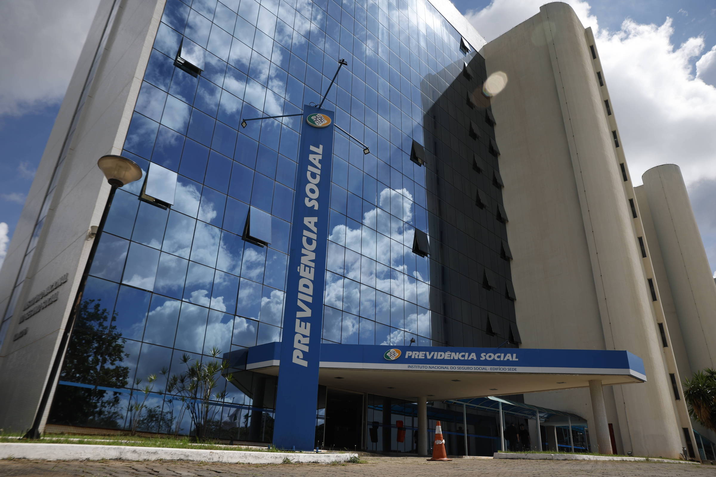 Inss retém R$ 118 milhões do PicPay por cobranças indevidas a aposentados