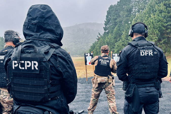 PCPR capacita novos instrutores de tiro em fuzil calibre 5,56 x 45 mm